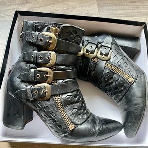 Freebird Julia size 8 READ DESCRIPTION